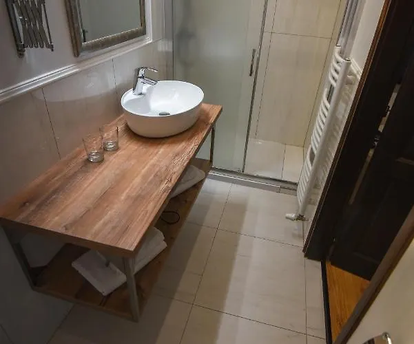 לינה וארוחת בוקר Campana 4*